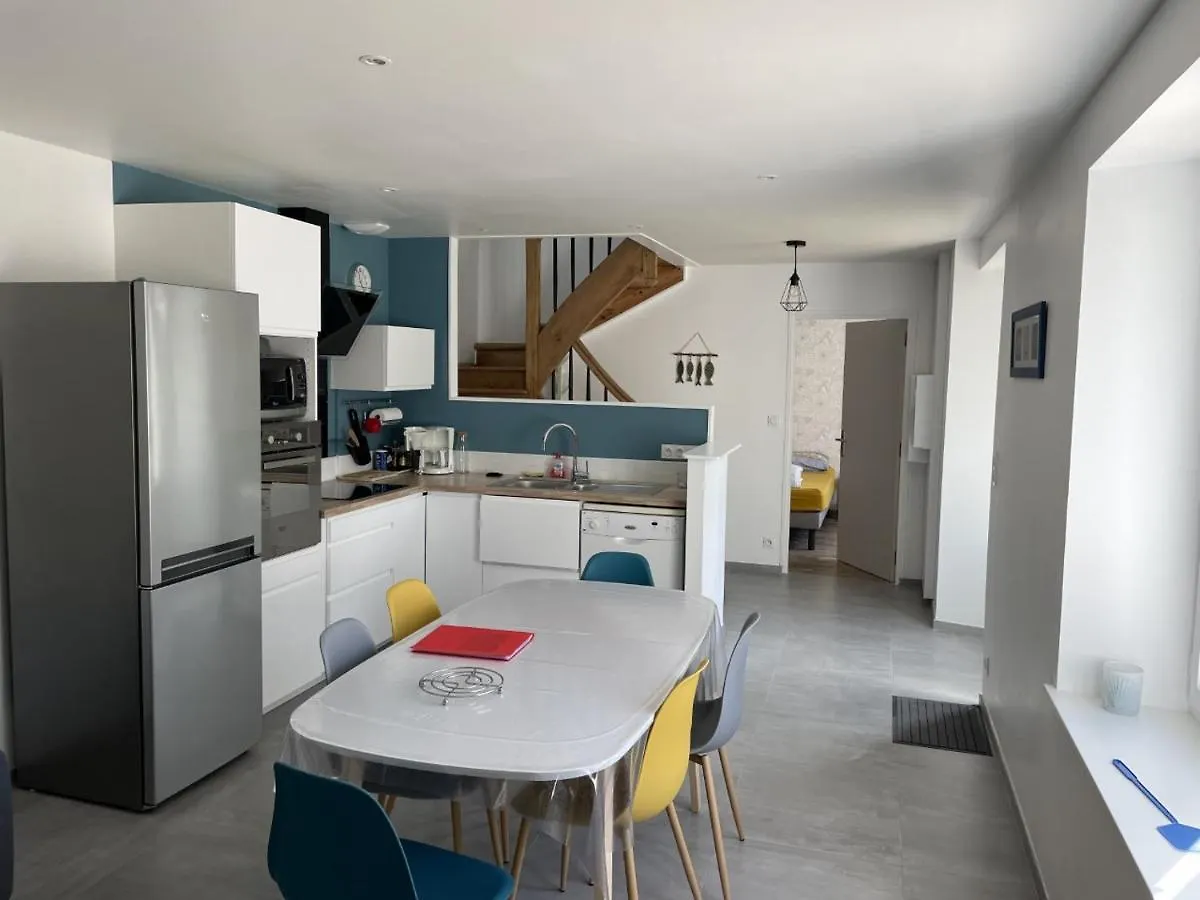 maison totalement rénovée 3 chambres au coeur du village Lézardrieux